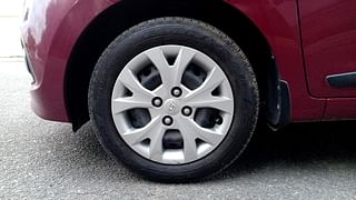Used 2015 Hyundai Grand i10 [2013-2017] Sportz 1.2 Kappa VTVT Petrol Manual tyres LEFT FRONT TYRE RIM VIEW
