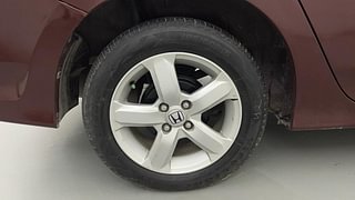 Used 2013 Honda City [2011-2014] 1.5 S MT Petrol Manual tyres RIGHT REAR TYRE RIM VIEW