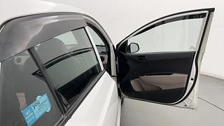 Used 2018 Hyundai Grand i10 [2017-2020] Magna 1.2 Kappa VTVT Petrol Manual interior RIGHT FRONT DOOR OPEN VIEW