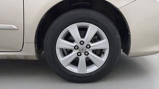 Used 2011 Toyota Corolla Altis [2008-2011] 1.8 G Petrol Manual tyres RIGHT FRONT TYRE RIM VIEW