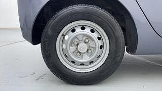 Used 2015 Hyundai Eon [2011-2018] Era + Petrol Manual tyres RIGHT REAR TYRE RIM VIEW