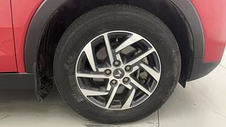 Used 2022 Mahindra XUV 300 W8 AMT (O) Diesel Diesel Automatic tyres RIGHT FRONT TYRE RIM VIEW