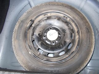 Used 2011 Ford Figo [2010-2015] Duratorq Diesel ZXI 1.4 Diesel Manual tyres SPARE TYRE VIEW